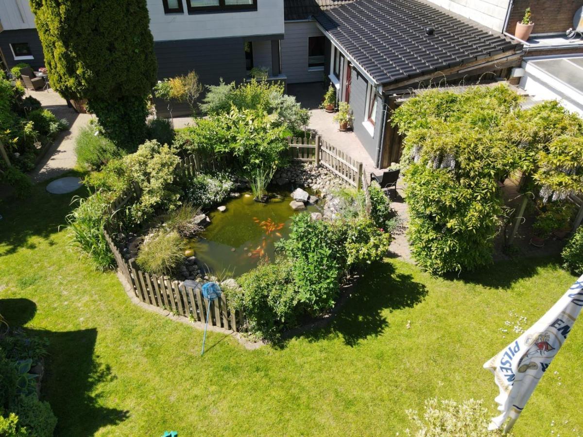Apartment 1 Raum Mit Küchenzeile In *